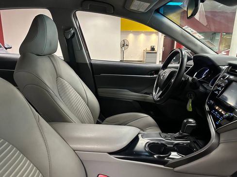 Used 2018 Toyota Camry SE FWD image 27