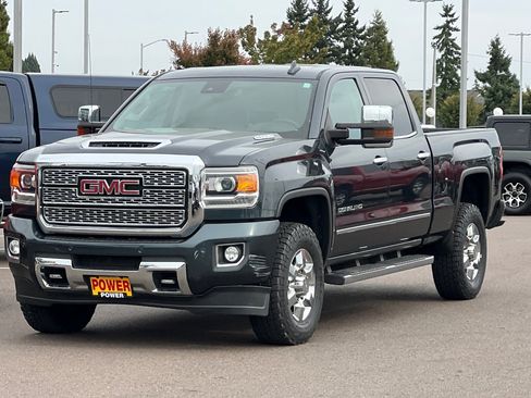 Used 2019 GMC Sierra 3500 Denali w/ Duramax Plus Package image 8