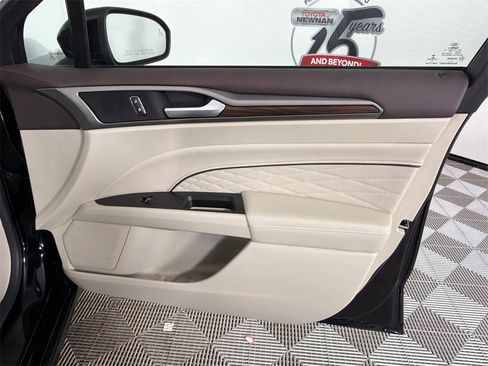 Used 2018 Ford Fusion Platinum image 16