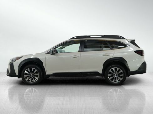 Used 2023 Subaru Outback Limited image 2