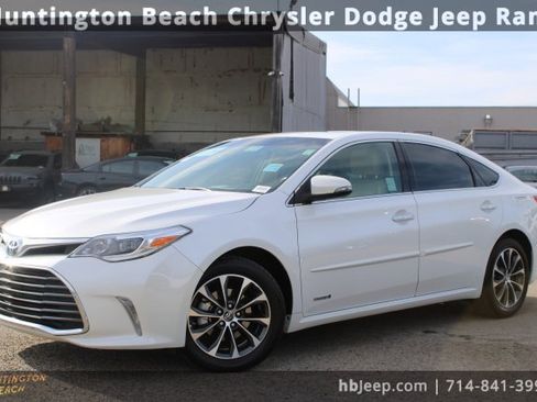 Used 2016 Toyota Avalon XLE Premium image 9