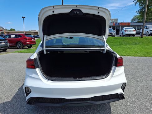Used 2024 Kia Forte LXS FWD image 27