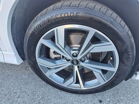 Used 2024 Audi Q4 e-tron Prestige w/ Black Optic Plus Package image 8