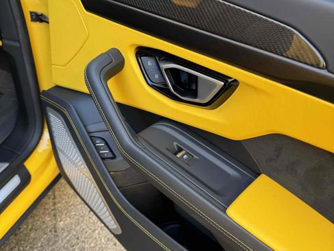 Used 2021 Lamborghini Urus image 72