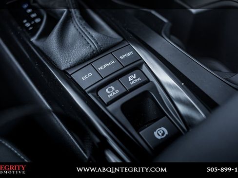 Used 2025 Toyota Camry SE image 25