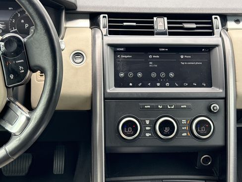 Used 2020 Land Rover Discovery Landmark AWD/4WD image 29