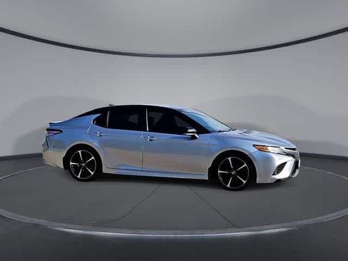 Used 2019 Toyota Camry XSE w/ Navigation Package FWD image 9