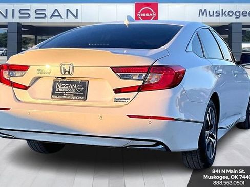Used 2019 Honda Accord Touring image 5