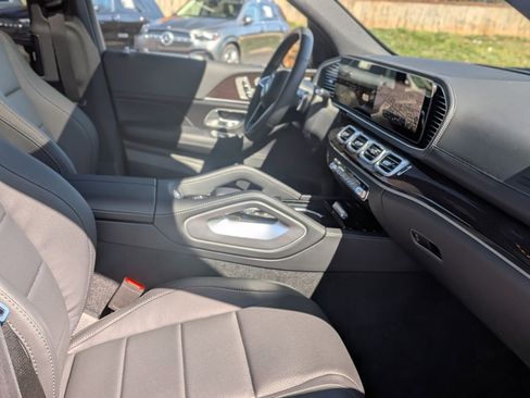 Certified 2025 Mercedes-Benz GLS 450 4MATIC image 39