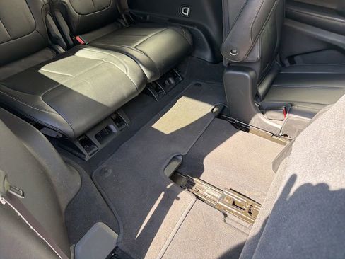 Certified 2023 Jeep Grand Cherokee L Limited AWD/4WD image 25