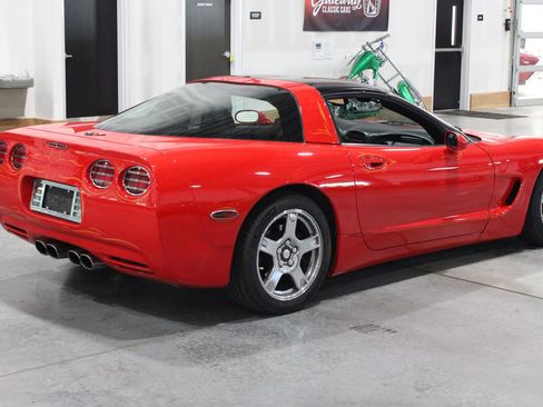 Used 1999 Chevrolet Corvette Coupe w/ Memory Pkg RWD image 20