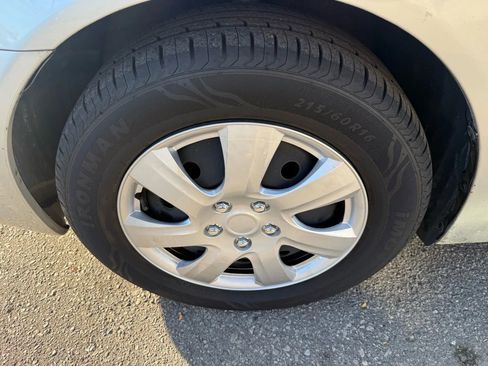 Used 2002 Toyota Camry SE image 9