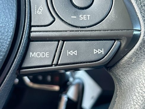 Used 2022 Toyota Corolla LE FWD image 16