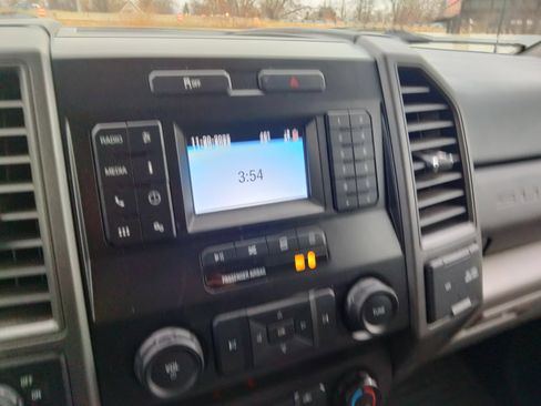 Used 2021 Ford F250 XL w/ Power Equipment Group image 17