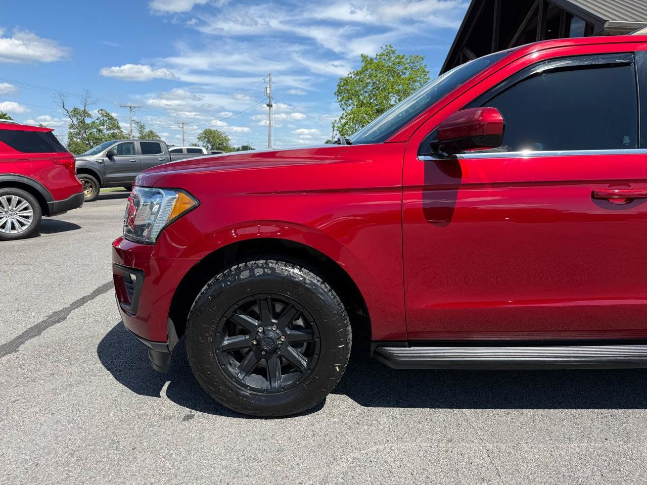Used 2018 Ford Expedition XLT AWD/4WD image 32