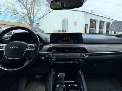 Used 2022 Kia Telluride SX w/ Nightfall Edition Package image 18