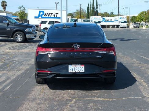Used 2022 Hyundai Elantra Limited w/ Cargo Package image 7