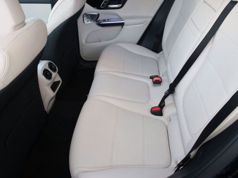 Used 2026 Mercedes-Benz GLC 300 image 15