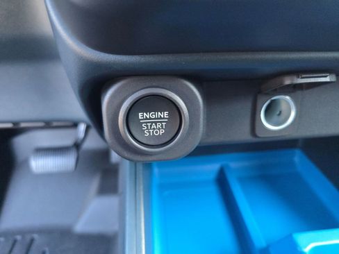 New 2025 Ford Maverick XLT image 25