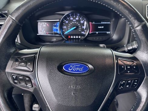 Used 2018 Ford Explorer Limited image 8