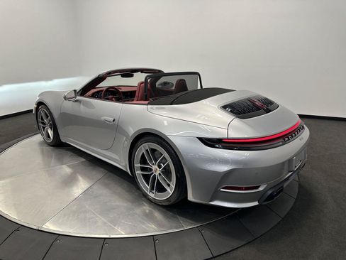Certified 2025 Porsche 911 Carrera RWD image 18