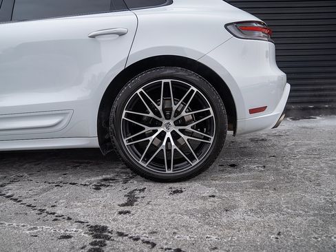 Certified 2023 Porsche Macan S image 26