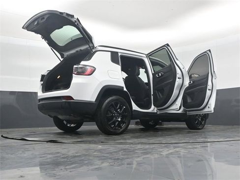 New 2026 Jeep Compass Latitude image 52