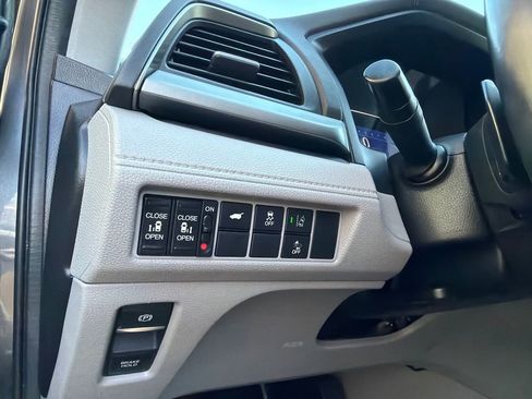 Used 2018 Honda Odyssey EX-L image 32