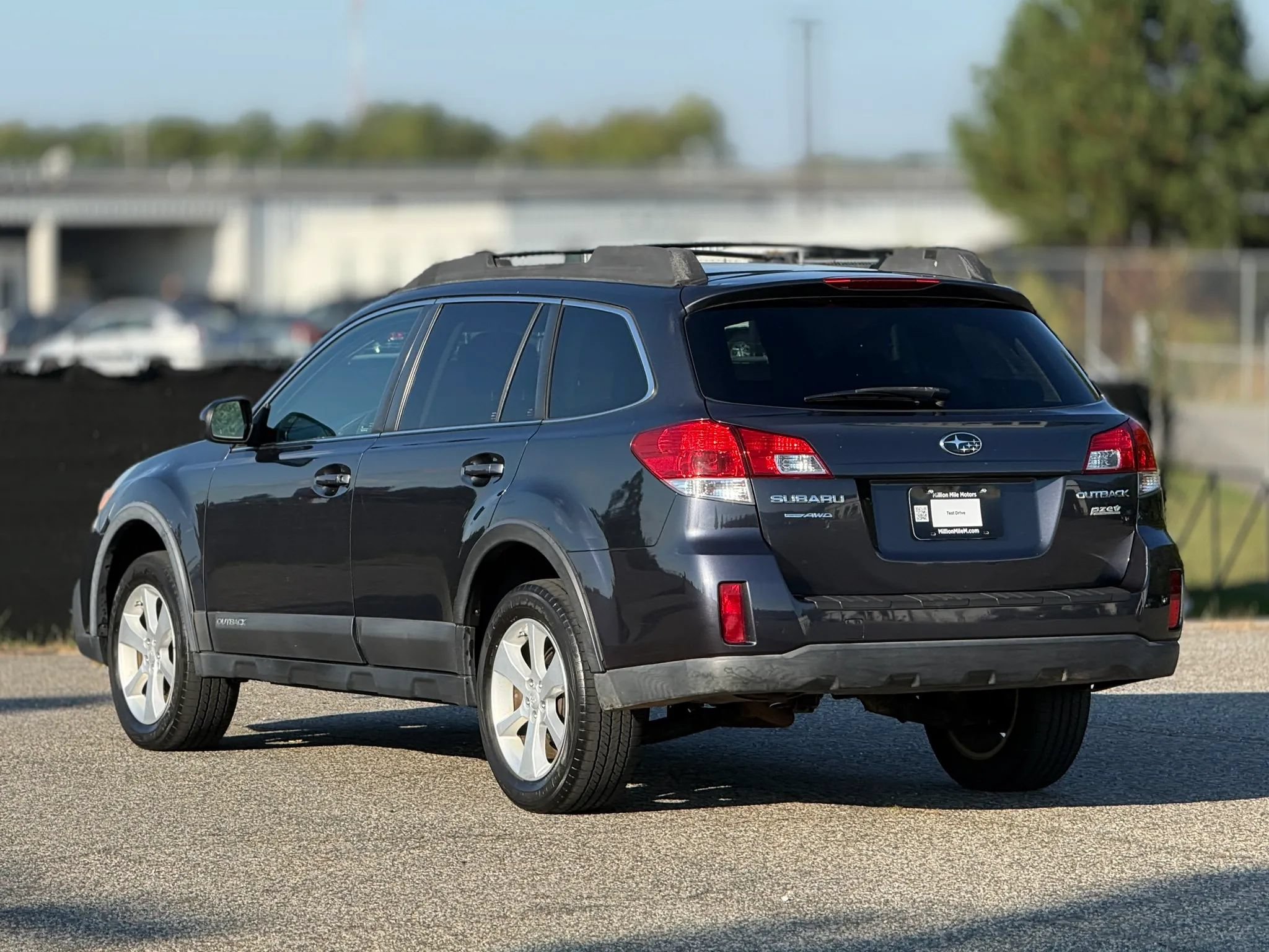 Used 2013 Subaru Outback 2.5i Premium AWD/4WD image 10