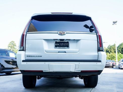 Used 2019 Cadillac Escalade ESV Premium Luxury image 11