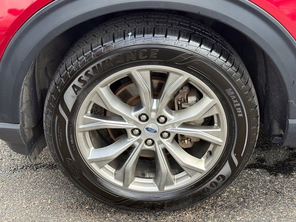 Used 2020 Ford Explorer XLT w/ Equipment Group 202A AWD/4WD image 6