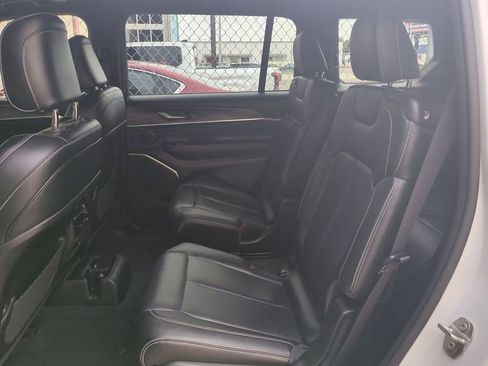 Used 2023 Jeep Grand Cherokee L Overland AWD/4WD image 17