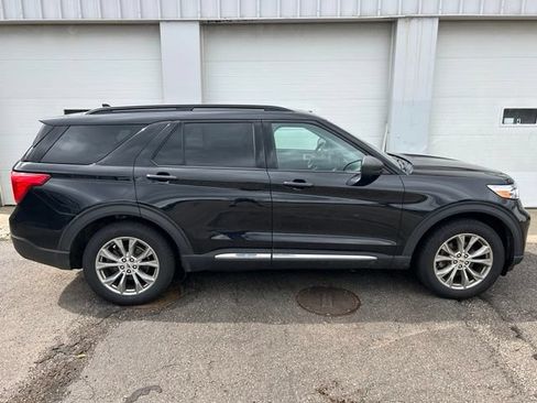 Used 2020 Ford Explorer XLT w/ Equipment Group 202A AWD/4WD image 6