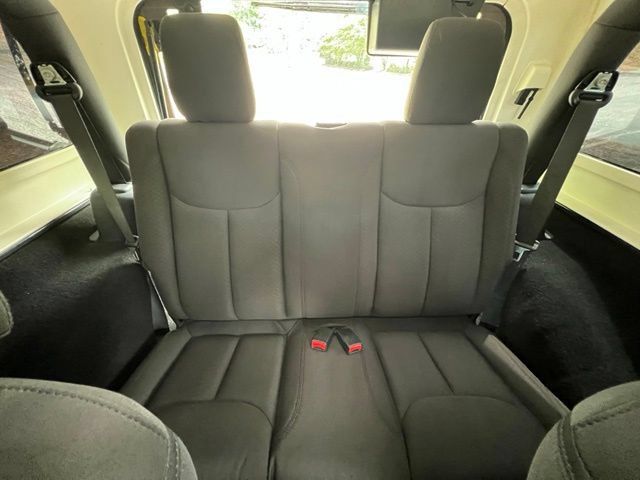 Used 2016 Jeep Wrangler Sport AWD/4WD image 13