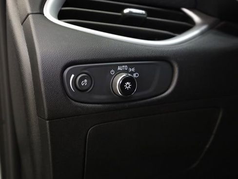 Used 2023 Chevrolet Malibu LT image 12