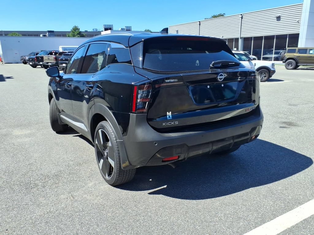 Used 2025 Nissan Kicks SR AWD/4WD image 8