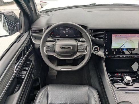 Used 2024 Jeep Wagoneer Series II w/ Flexible Seating Group image 16