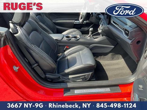 Used 2025 Ford Mustang Premium image 11