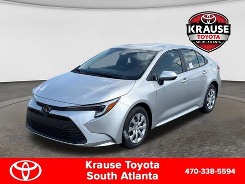Used 2026 Toyota Corolla LE FWD image 3