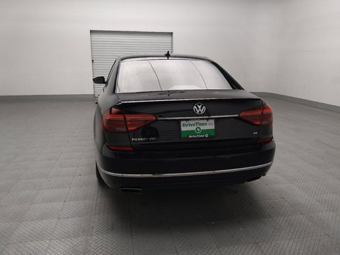 Used 2017 Volkswagen Passat 3.6 SEL Premium image 6