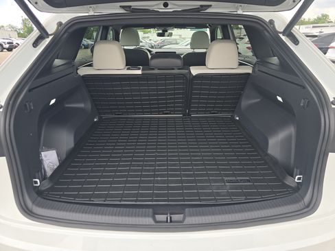 Certified 2024 Volkswagen Atlas Cross Sport SEL Premium R-Line AWD/4WD image 19