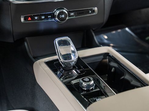 New 2026 Volvo XC90 B6 Core image 20