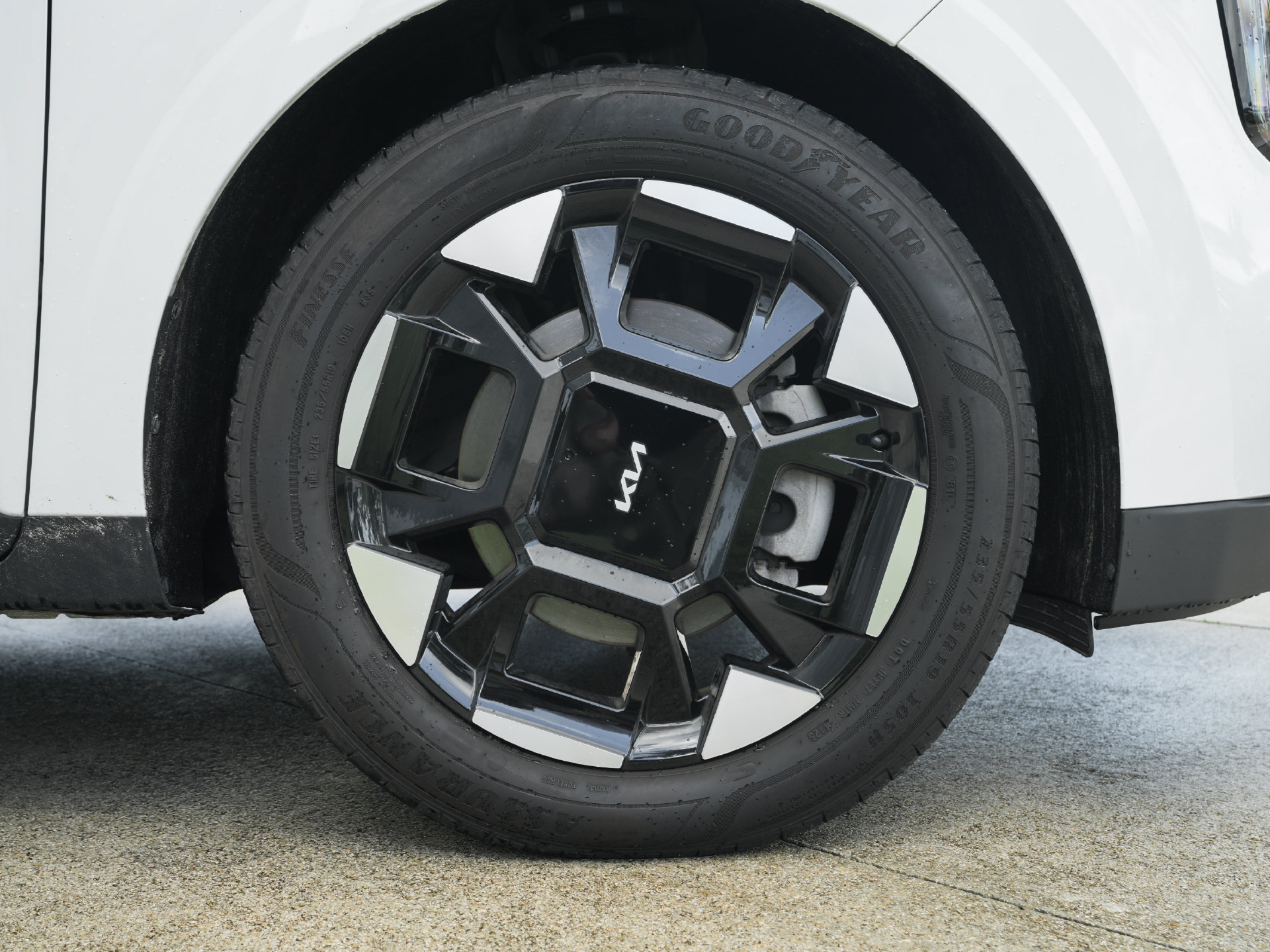 Used 2026 Kia Carnival EX FWD image 21