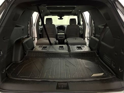 Used 2023 Chevrolet Traverse High Country AWD/4WD image 13