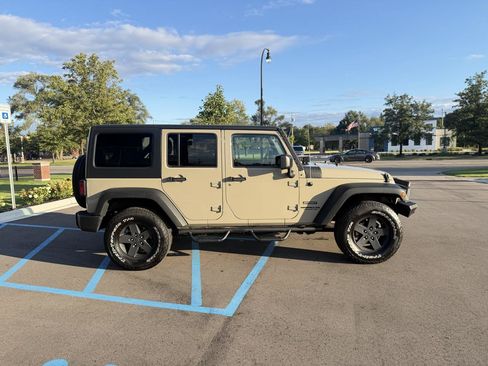 Used 2017 Jeep Wrangler Unlimited Sport w/ Quick Order Package 24S AWD/4WD image 4