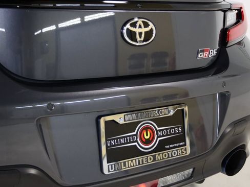 Used 2024 Toyota GR86 Premium image 15