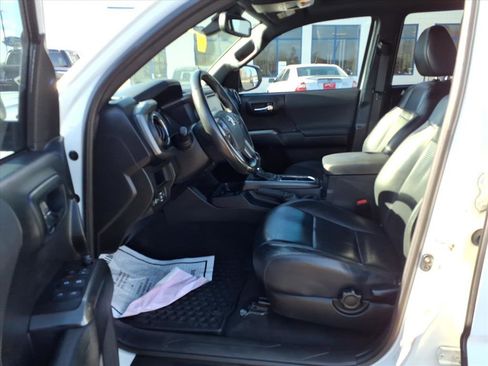 Used 2019 Toyota Tacoma SR5 image 13