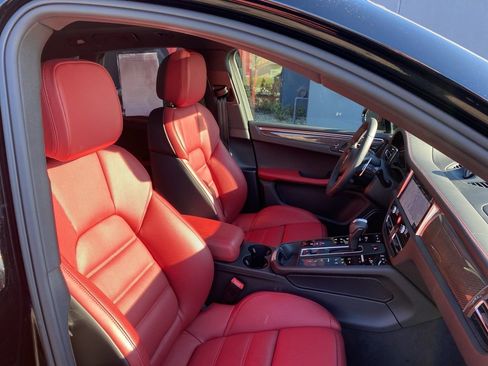 Used 2025 Porsche Macan S image 12