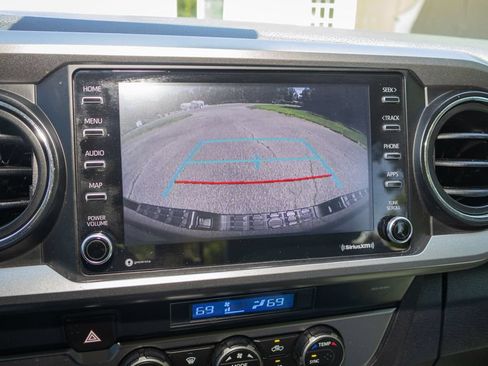 Used 2021 Toyota Tacoma SR5 RWD image 18
