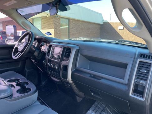 Used 2016 RAM 3500 Tradesman w/ Chrome Appearance Group image 32